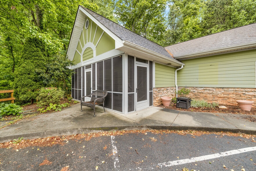 364 Weaverville Rd, Asheville, NC for sale - Building Photo - Image 3 of 35