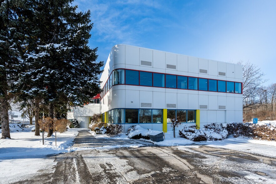 1325 Hwy Trans-Canada, Dorval, QC à vendre - Photo du bâtiment - Image 3 de 22