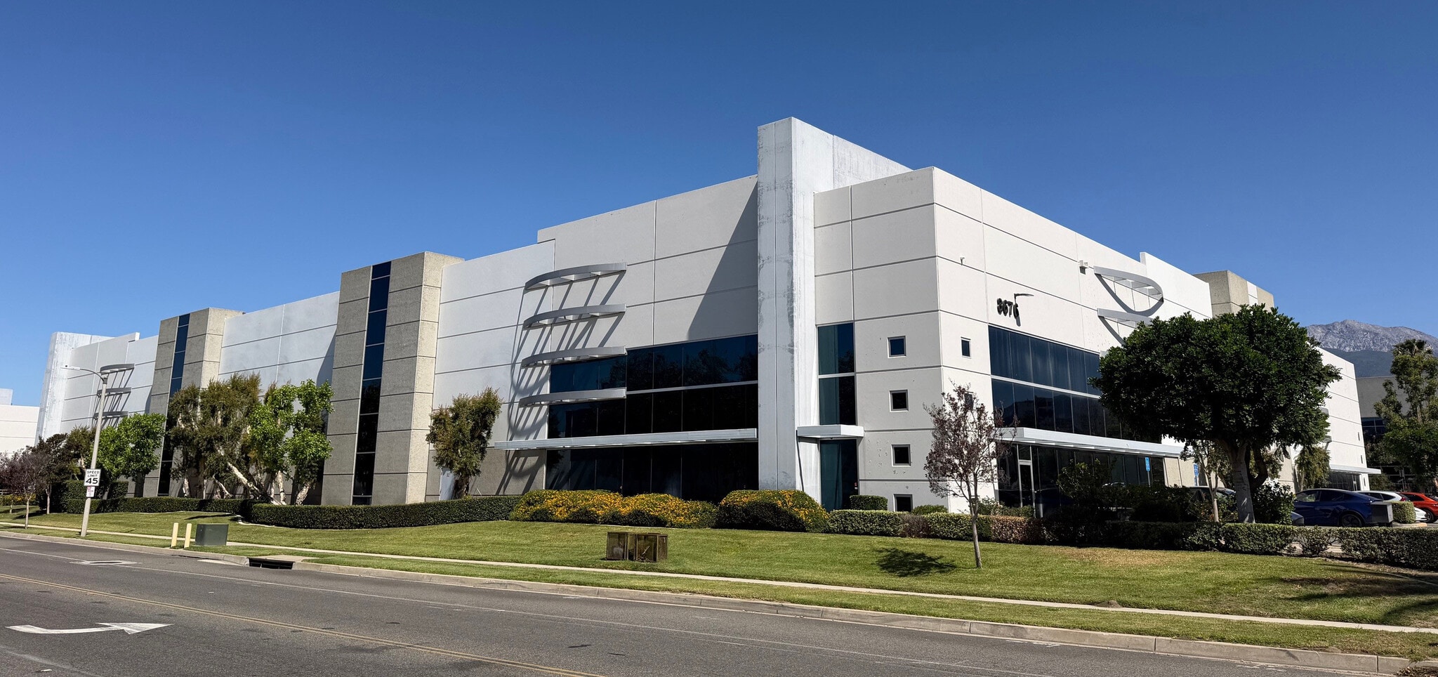 8676 Rochester Ave, Rancho Cucamonga, CA for lease Building Photo- Image 1 of 6