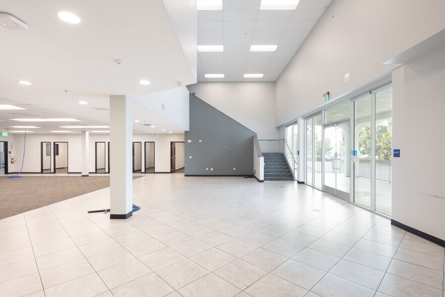 1400-1420 S Manhattan Ave, Fullerton, CA à louer - Numérisation 3D de Matterport - Image 2 de 9