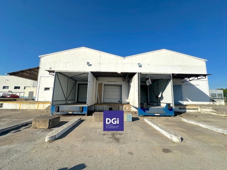 Flex in Nîmes for lease - Building Photo - Image 1 of 7