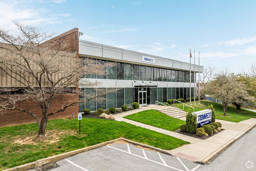 241 Welsh Pool Rd, Exton, PA for lease - Building Photo - Image 1 of 5