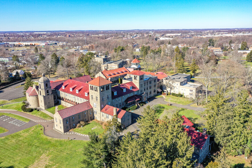 1663 Bristol Pike, Bensalem, PA for sale - Primary Photo - Image 1 of 1