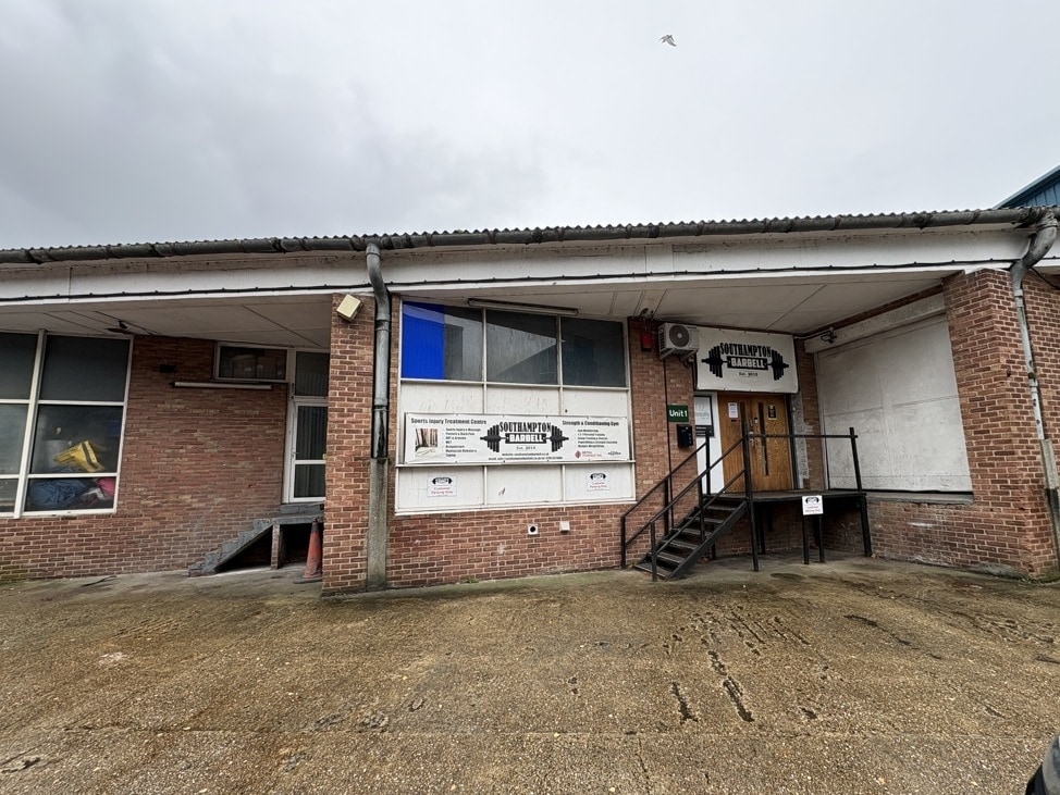 Manor House Av, Southampton for lease Primary Photo- Image 1 of 2