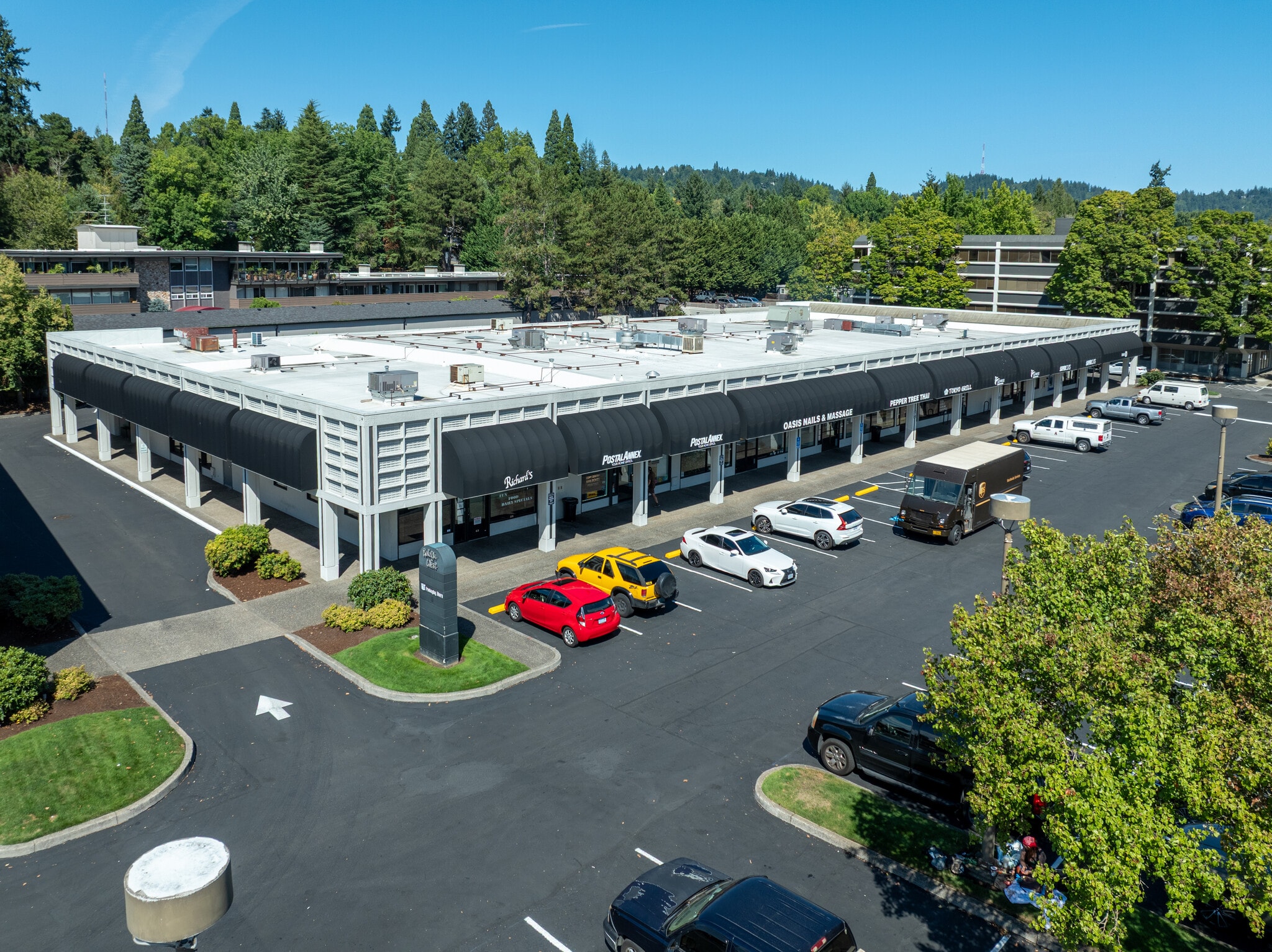 6521-6743 SW Beaverton Hillsdale Hwy, Portland, OR for lease Building Photo- Image 1 of 9