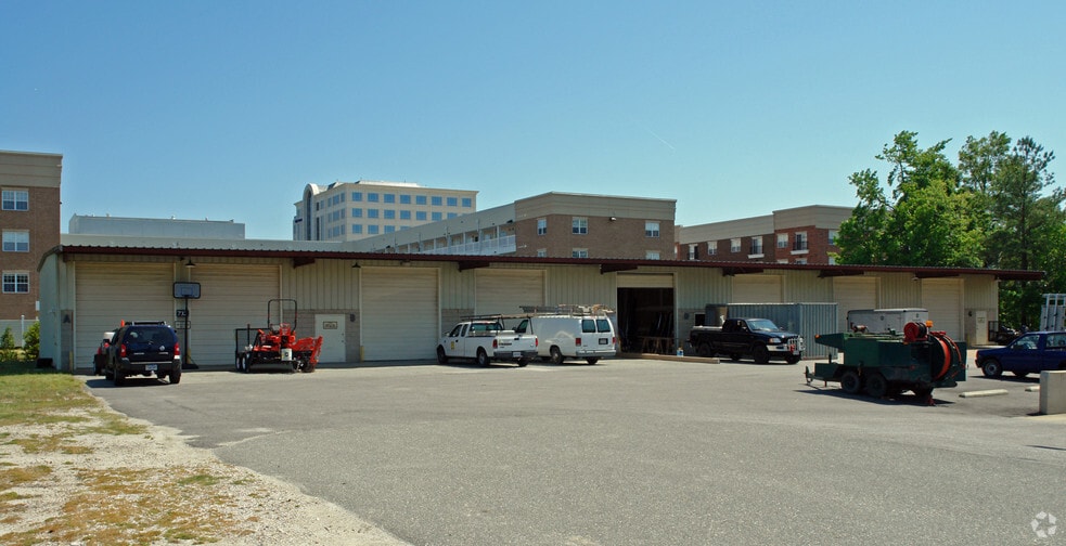 732 Blue Crab Rd, Newport News, VA for lease - Building Photo - Image 2 of 7