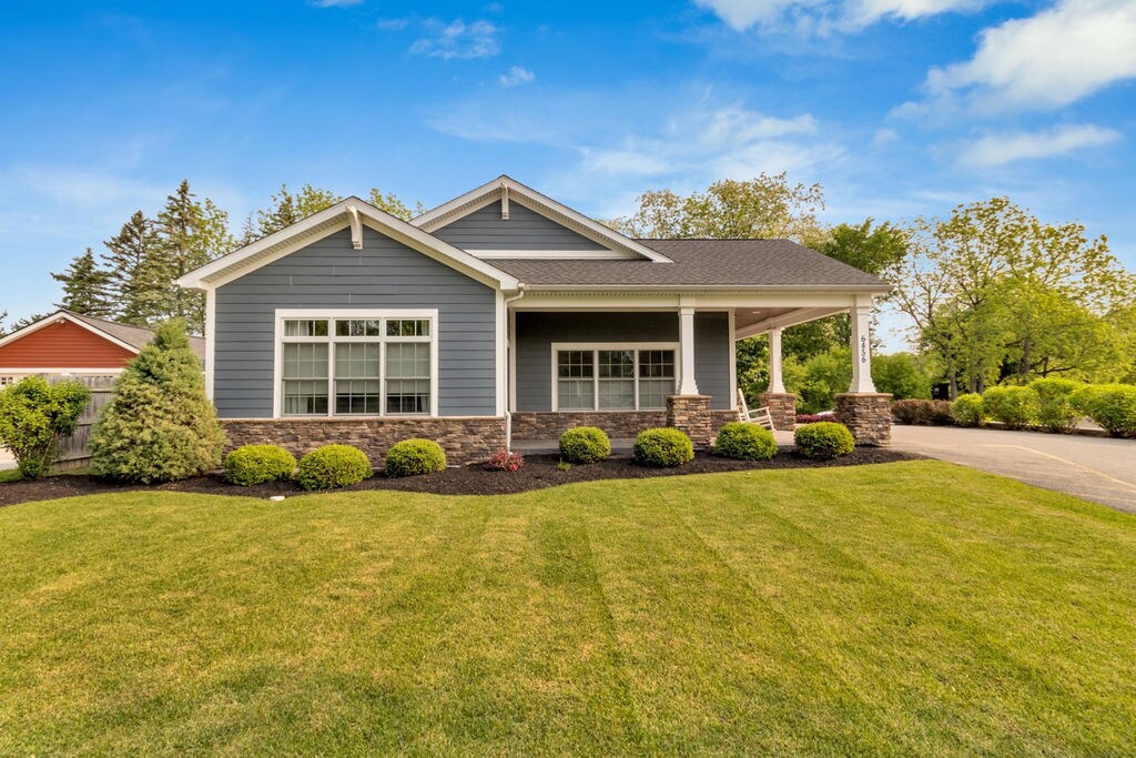 6456 New Taylor Rd, Orchard Park, NY à vendre Photo principale- Image 1 de 1