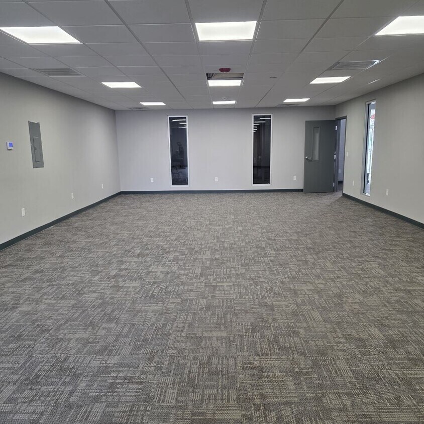 210 S Kingshighway St, Sikeston, MO à louer Photo intérieure- Image 1 de 1