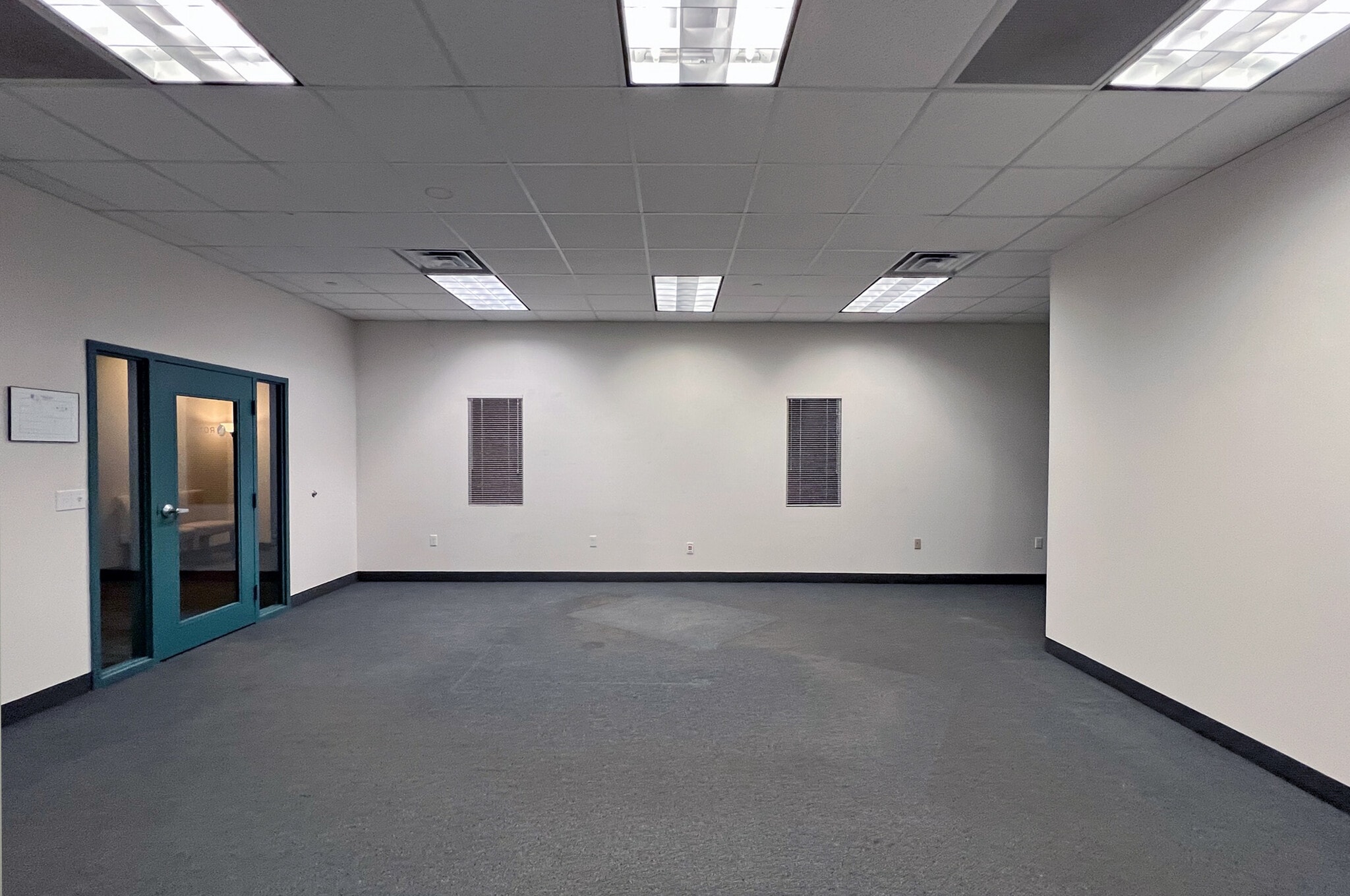 2820 W 23rd St, Erie, PA for lease Interior Photo- Image 1 of 10