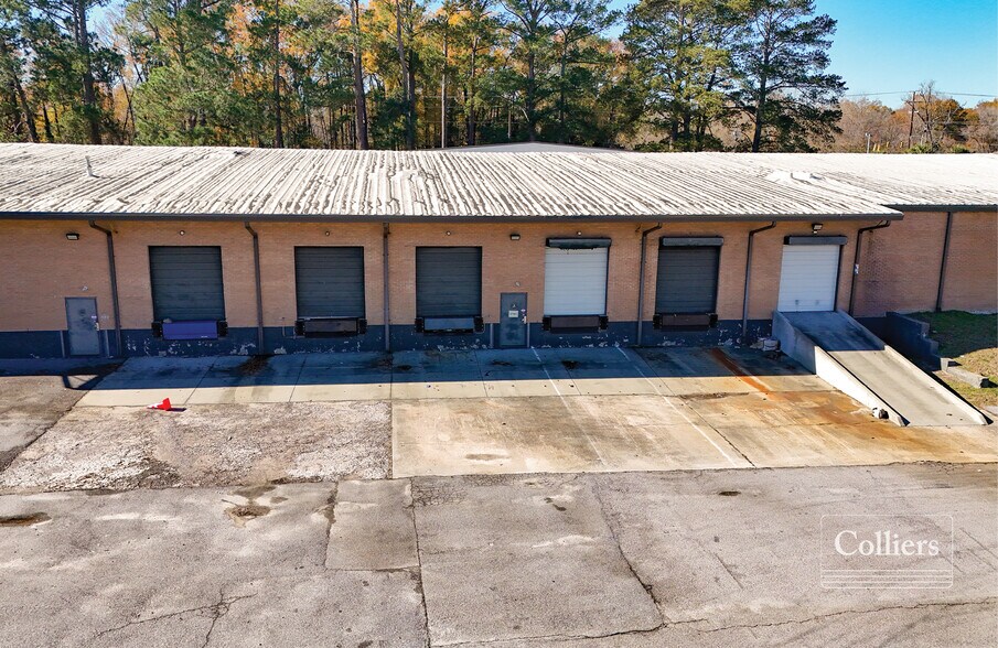 3130 Bluff Rd, Columbia, SC à louer - Photo du bâtiment - Image 2 de 4