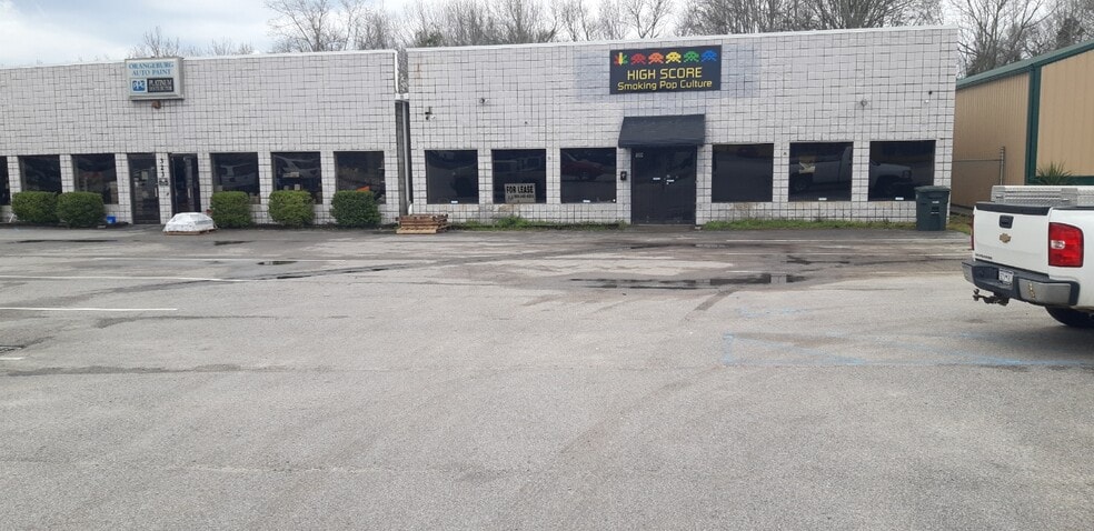 327 & 323 John C Calhoun Dr, Orangeburg, SC for sale - Building Photo - Image 2 of 12