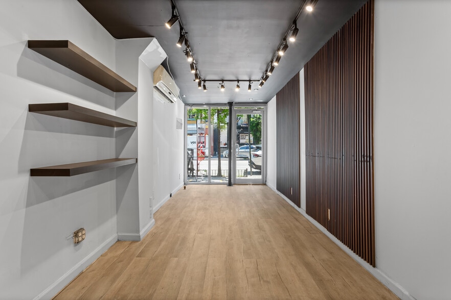 199 Avenue A, New York, NY for lease - Interior Photo - Image 3 of 8