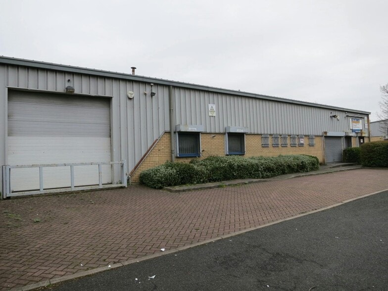 14 Kansas Ave, Salford for lease - Building Photo - Image 2 of 4