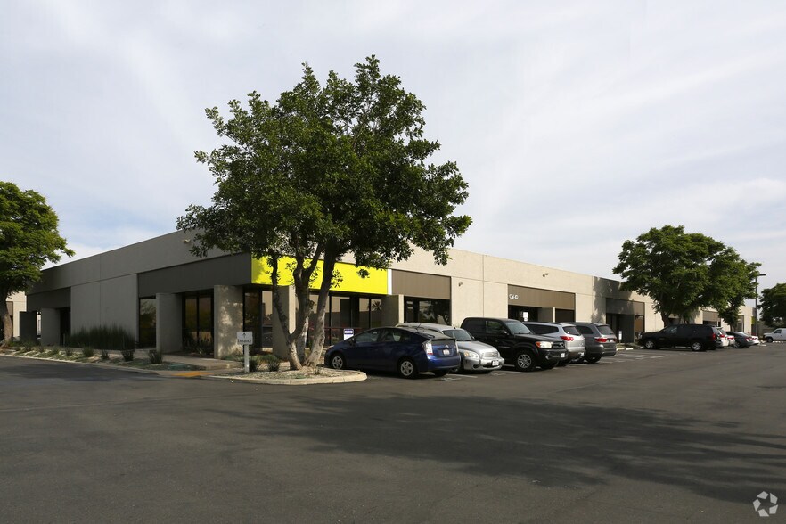 1260 Palmyrita Ave, Riverside, CA à vendre - Photo principale - Image 1 de 8