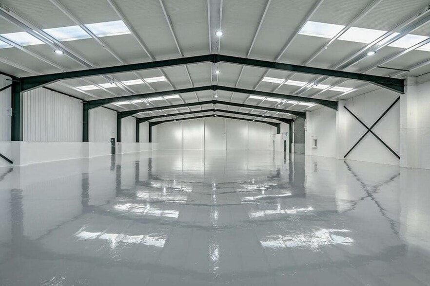 Gorrells Way, Rochdale for lease - Building Photo - Image 3 of 8