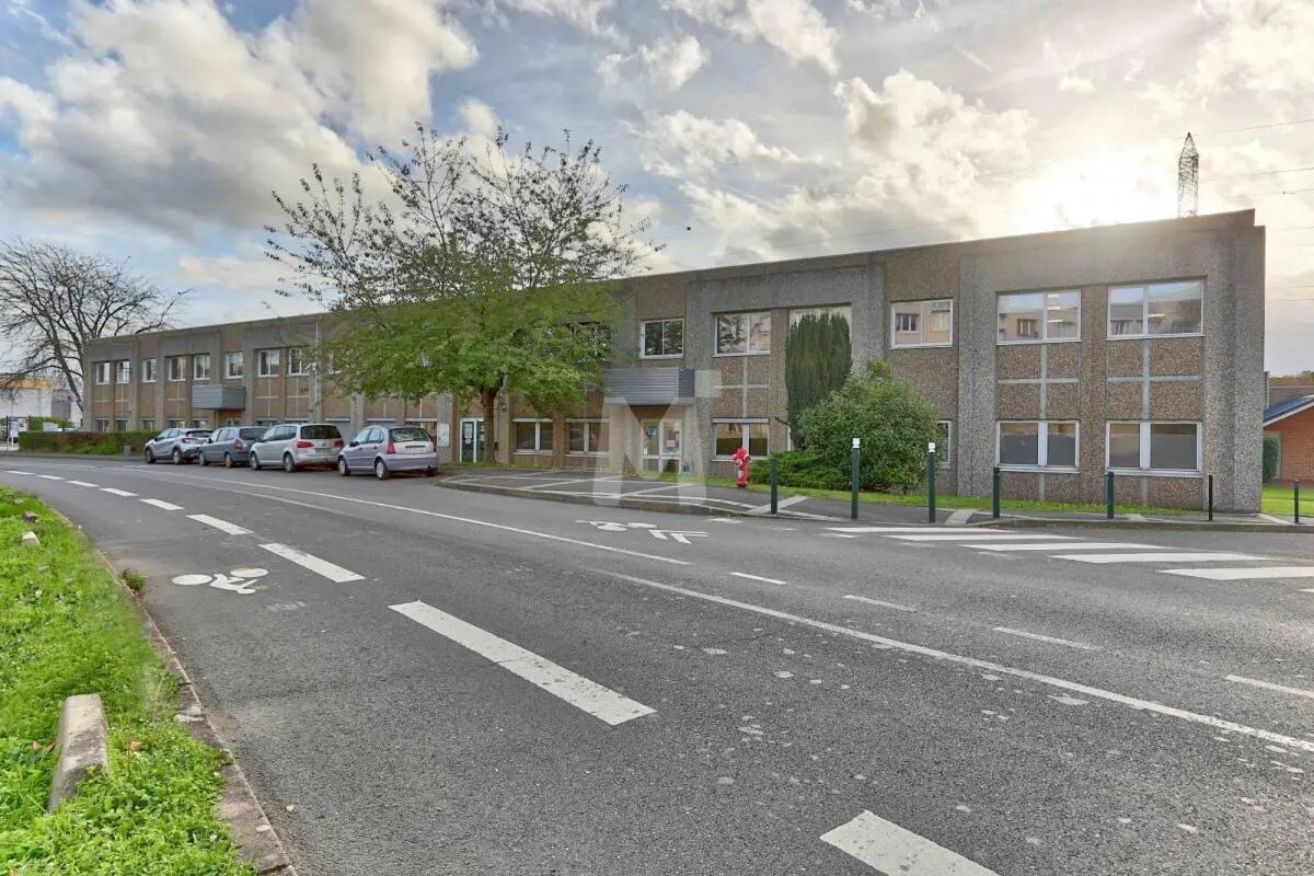 Office in Évry-Courcouronnes for lease Building Photo- Image 1 of 10