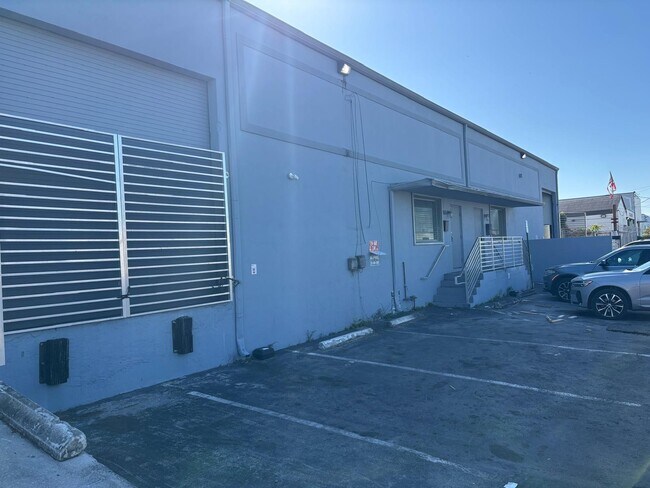 More details for 4671-4685 E 11th Ave, Hialeah, FL - Industrial for Lease