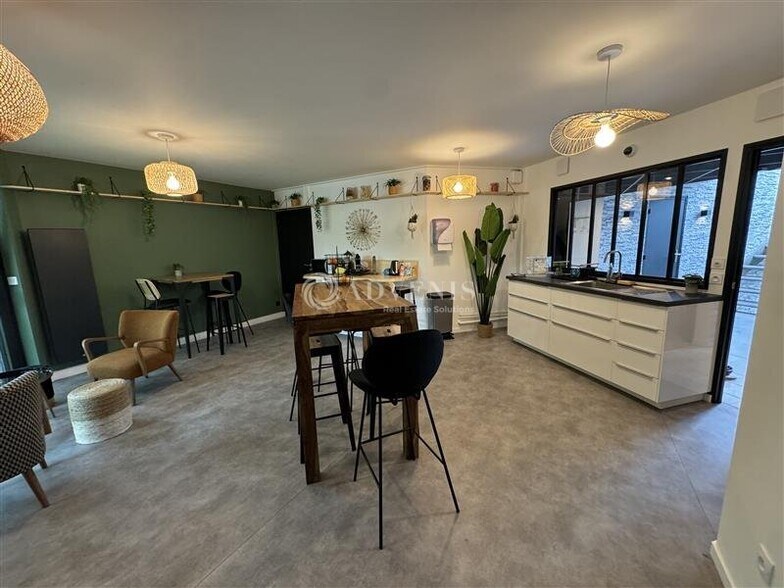 Office in Lognes for lease - Interior Photo - Image 2 of 11