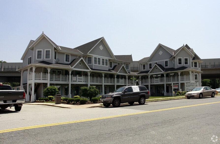 125 Mill St, Occoquan, VA à louer - Photo du bâtiment - Image 3 de 11