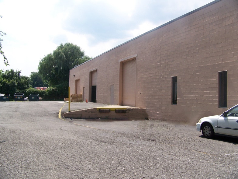 100 Stonehurst Ct, Northvale, NJ for lease - Building Photo - Image 3 of 5