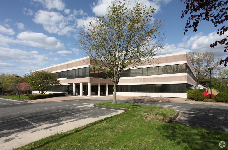 525 Brook St, Rocky Hill, CT for sale - Building Photo - Image 2 of 4