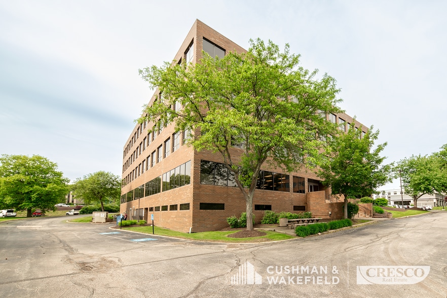 6155 Rockside Rd, Independence, OH for sale - Building Photo - Image 2 of 16