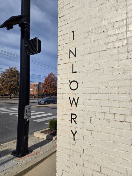 1 N Lowry St, Smyrna, TN à louer - Photo du bâtiment - Image 3 de 15