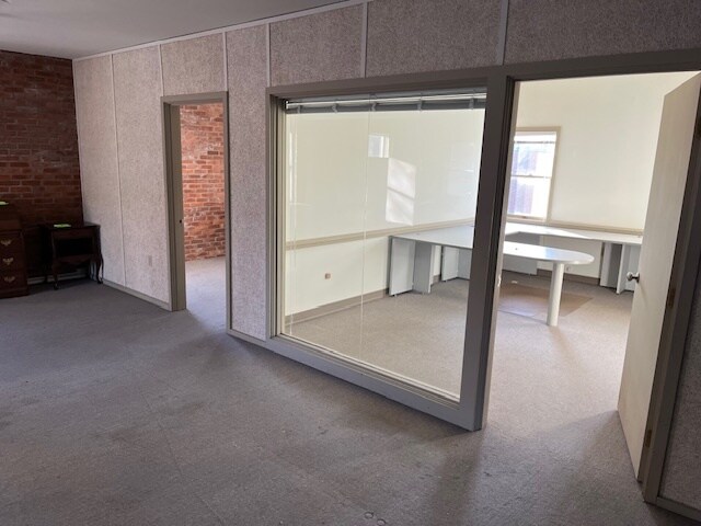 262 Essex St, Salem, MA à louer - Photo intérieure - Image 2 de 20