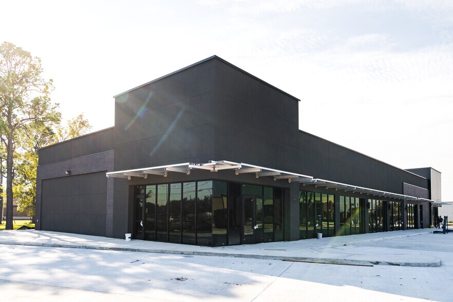 2903 S Main St, Stafford, TX à louer - Photo du bâtiment - Image 1 de 25