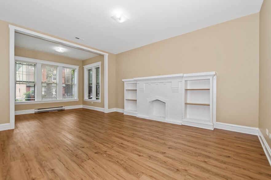 1509 E 69th Pl, Chicago, IL for sale - Interior Photo - Image 3 of 32