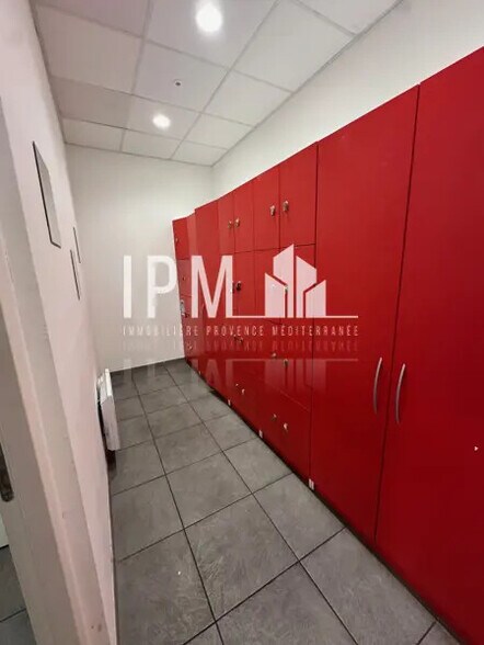 Office in Marseille for lease - Interior Photo - Image 3 of 7