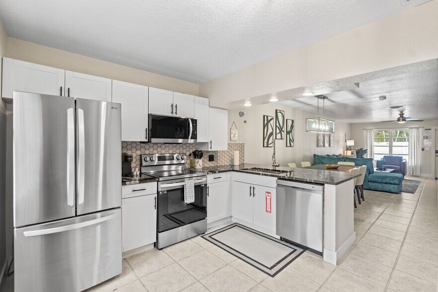 1520 NE 51st St, Fort Lauderdale, FL à vendre - Photo du bâtiment - Image 2 de 70