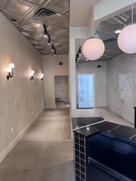 849 Massachusetts Ave, Indianapolis, IN for lease - Building Photo - Image 3 of 7