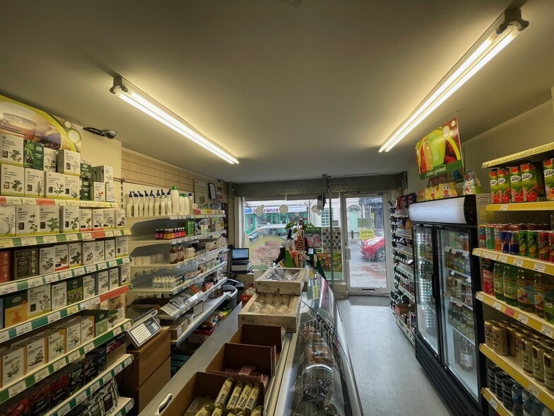 73A-73B Tavistock St, Bedford for lease - Building Photo - Image 3 of 5