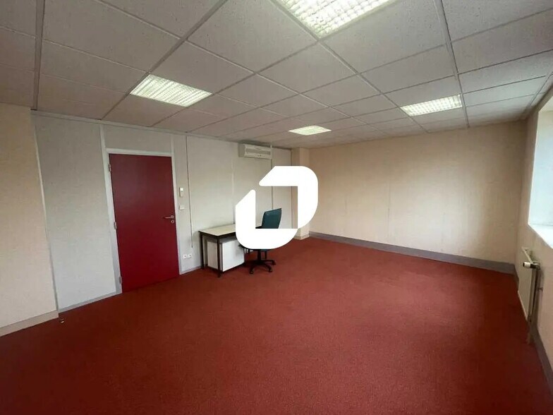 Bureau dans Villejust à louer - Photo intérieure - Image 3 de 10