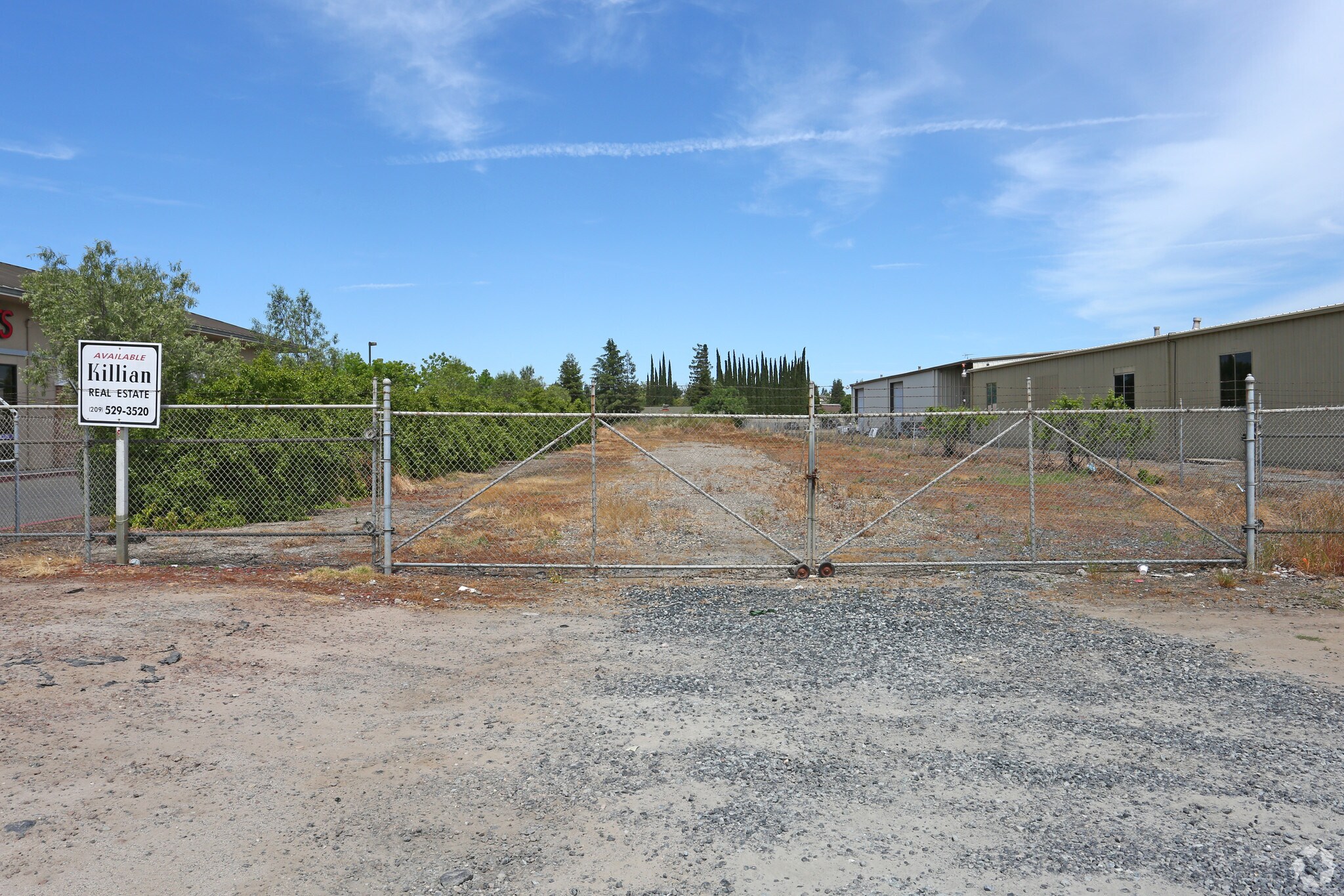 F St. Oakdale CA portefeuille de 2 propriétés à vendre sur LoopNet.ca Photo principale- Image 1 de 3