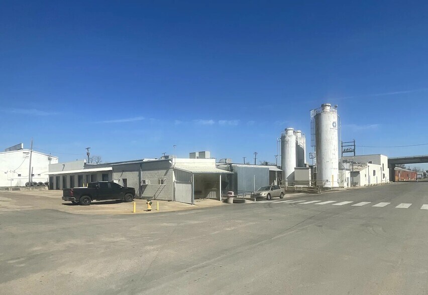 225 S 17th St, Waco, TX for sale - Building Photo - Image 2 of 11