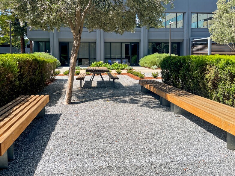 2033 Gateway Pl, San Jose, CA à louer - Photo intérieure - Image 3 de 12