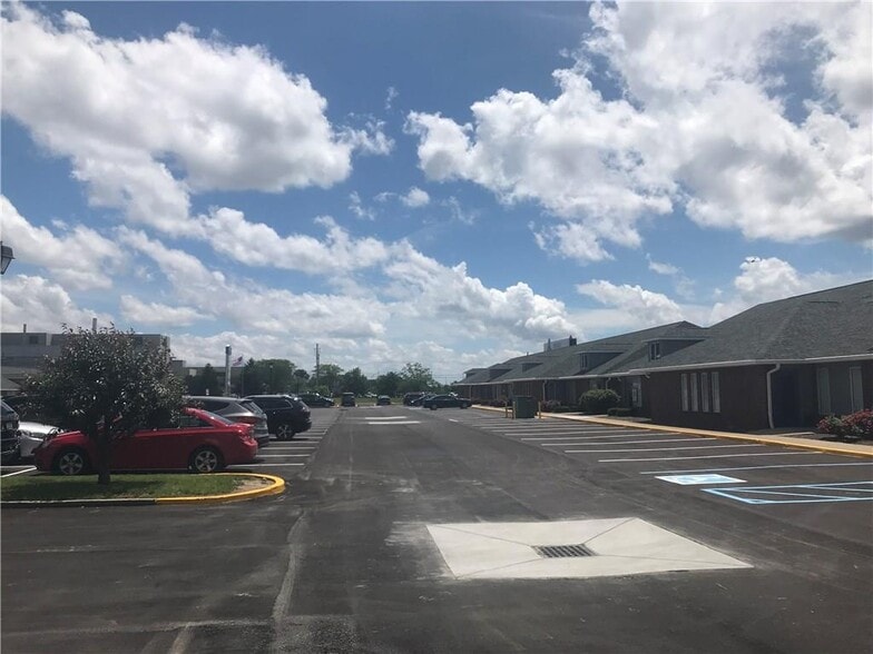 5162 E Stop 11 Rd, Indianapolis, IN for lease - Building Photo - Image 2 of 6