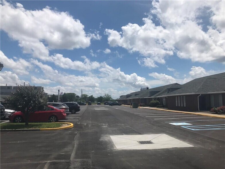 5162 E Stop 11 Rd, Indianapolis, IN à louer - Photo du bâtiment - Image 2 de 6