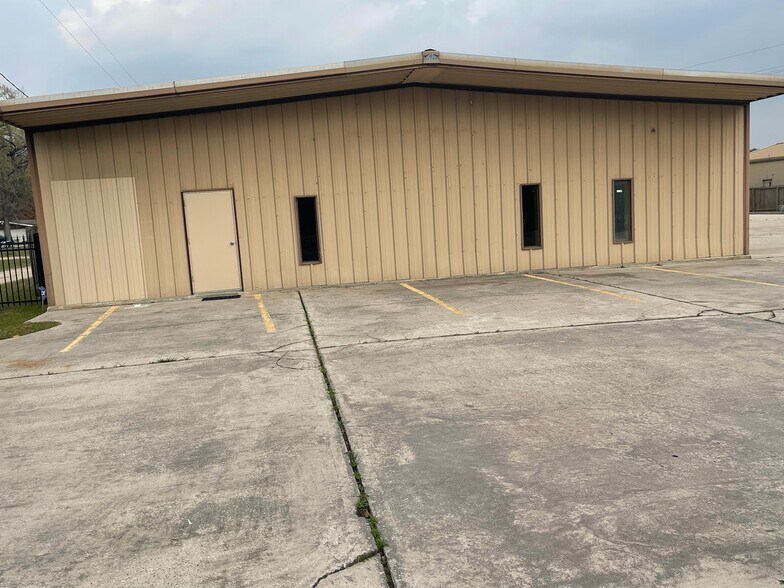 25210 Richards Rd, Spring, TX à louer - Photo du bâtiment - Image 2 de 2