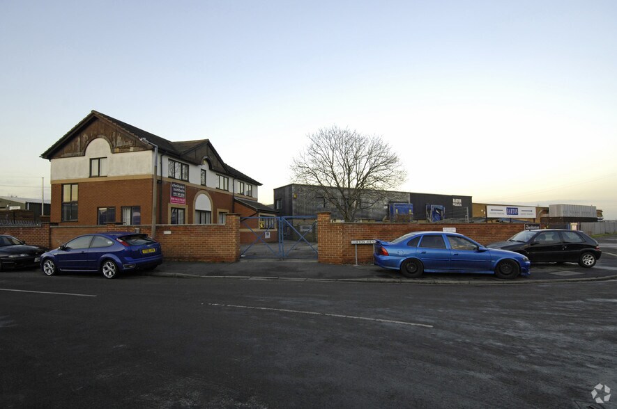 Barton Rd, Nottingham à louer - Photo du bâtiment - Image 2 de 3