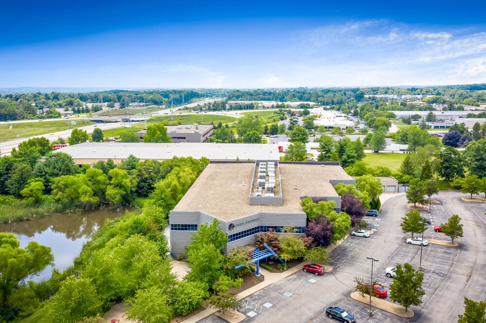 1663 Liberty Dr, Bloomington, IN à louer Aérien- Image 1 de 15