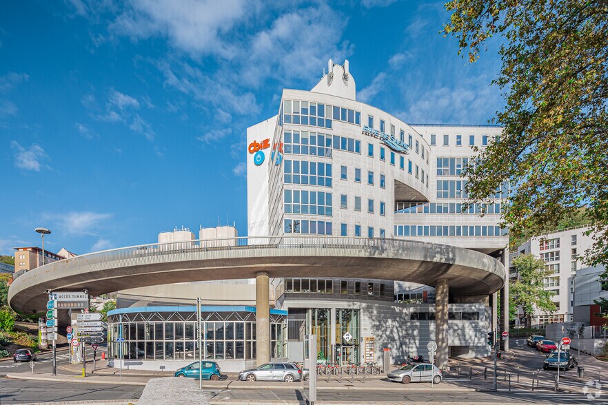 Bureau dans Lyon à louer - Photo du bâtiment - Image 2 de 4