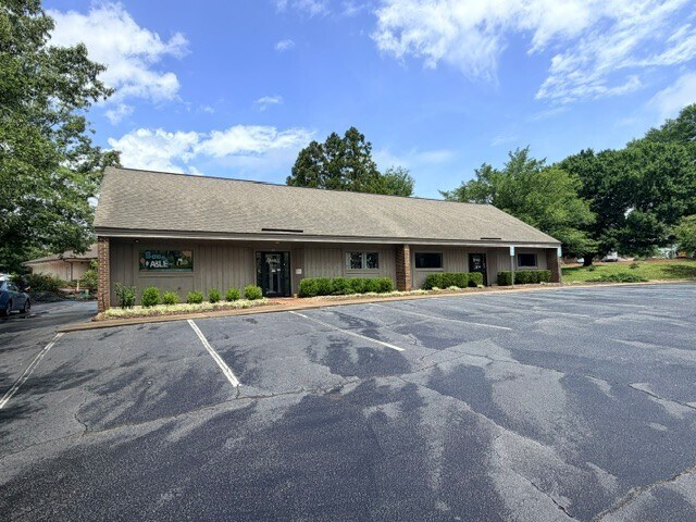 18-20 Memorial Medical Dr, Greenville, SC à louer Photo du bâtiment- Image 1 de 4