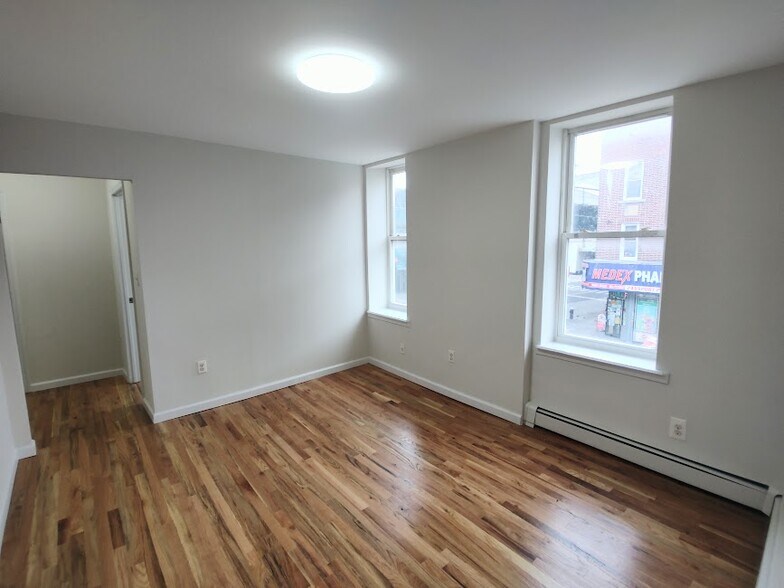 95-20 Jamaica Ave, Woodhaven, NY à vendre - Photo du bâtiment - Image 3 de 12