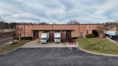 822-826 22nd Street Pl SE, Hickory, NC for lease Interior Photo- Image 2 of 12