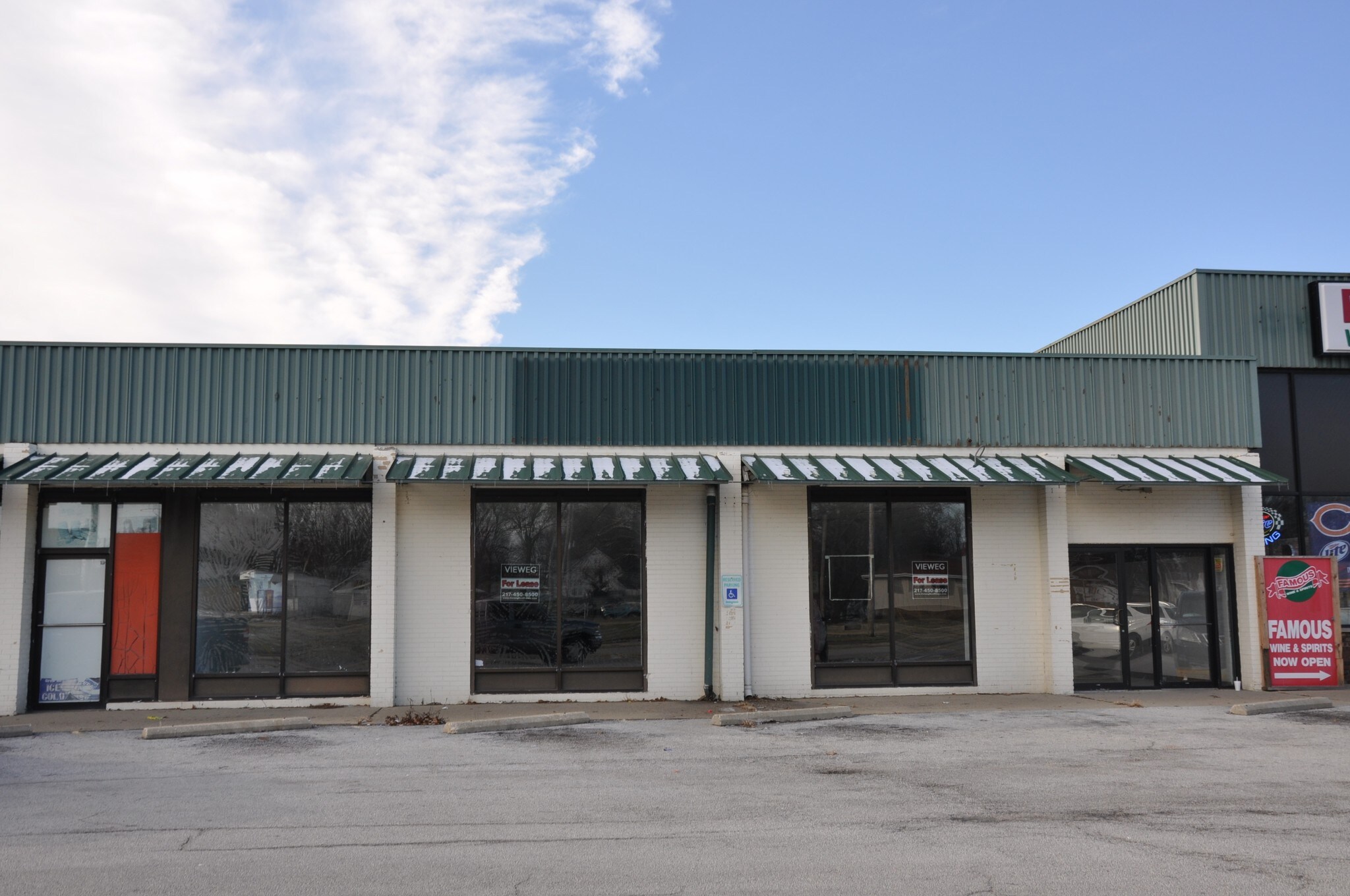 1343 N Illinois Route 48, Decatur, IL à louer Photo du bâtiment- Image 1 de 2