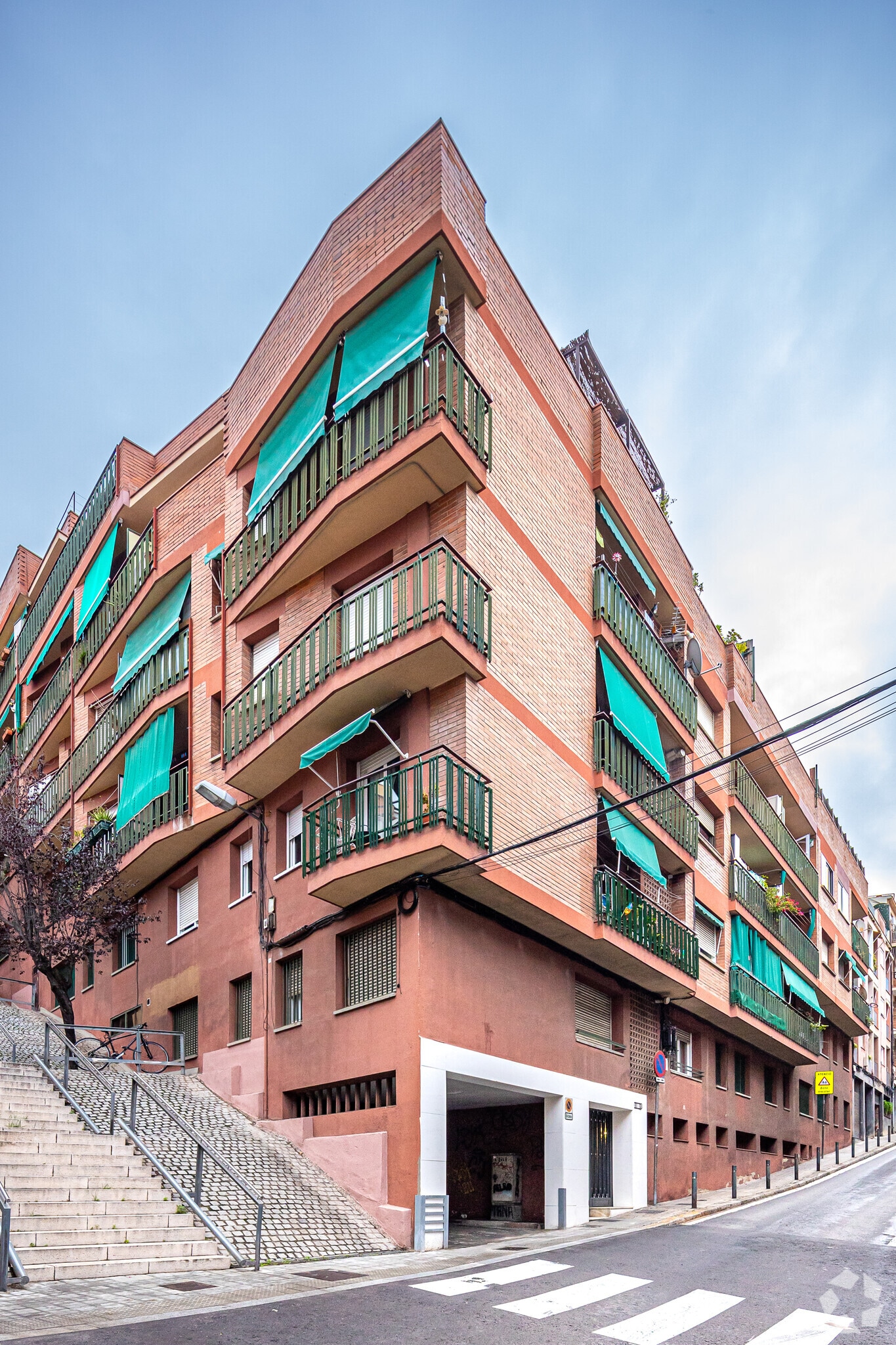 Carrer de la Font del Coll, Barcelona, Barcelona for sale Primary Photo- Image 1 of 2