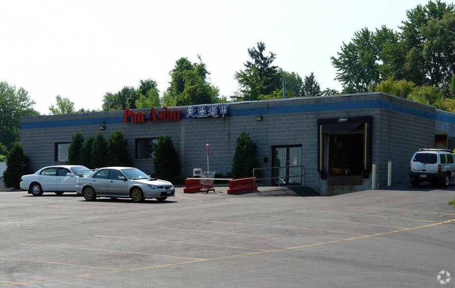 124 Headson Dr, De Witt, NY à louer - Photo du bâtiment - Image 2 de 9